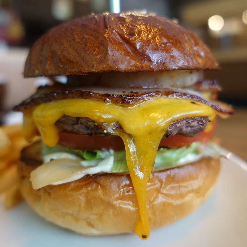 ベーコンチーズバーガー(エース バーガー カフェ)の写真