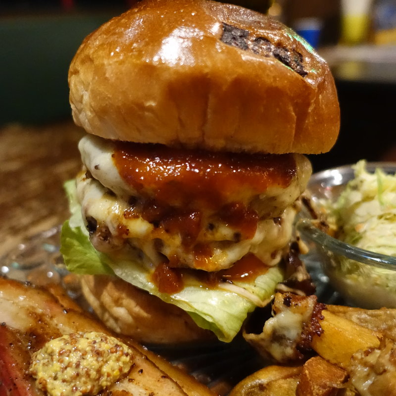 ベーコンチーズバーガー(DRIVE-IN REEF)の写真