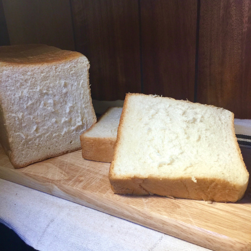 本食ぱん　角(PANSHIROU TEZUKAYAMA （ぱん士郎 帝塚山）)の写真