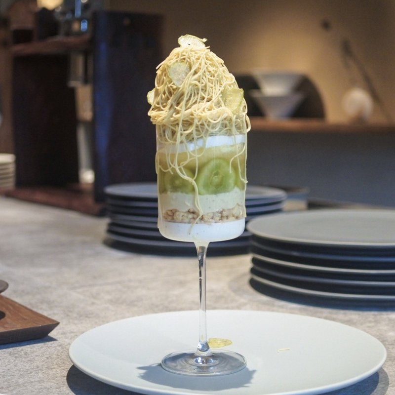 和栗と季節の果物パフェ(和栗専門 紗織 （さをり） )の写真