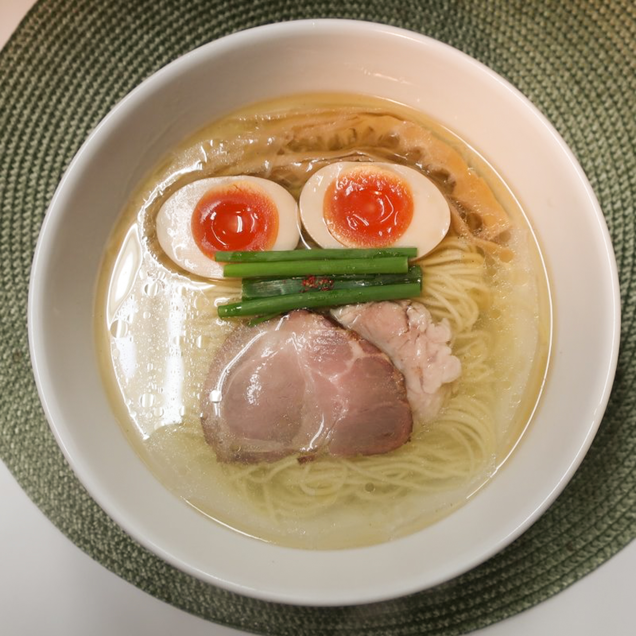 味玉塩らぁ麺(麺や金時 )の写真