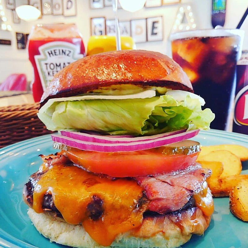 自家製ベーコンチーズバーガー(ALL GOOD BURGER (オールグッドバーガー))の写真