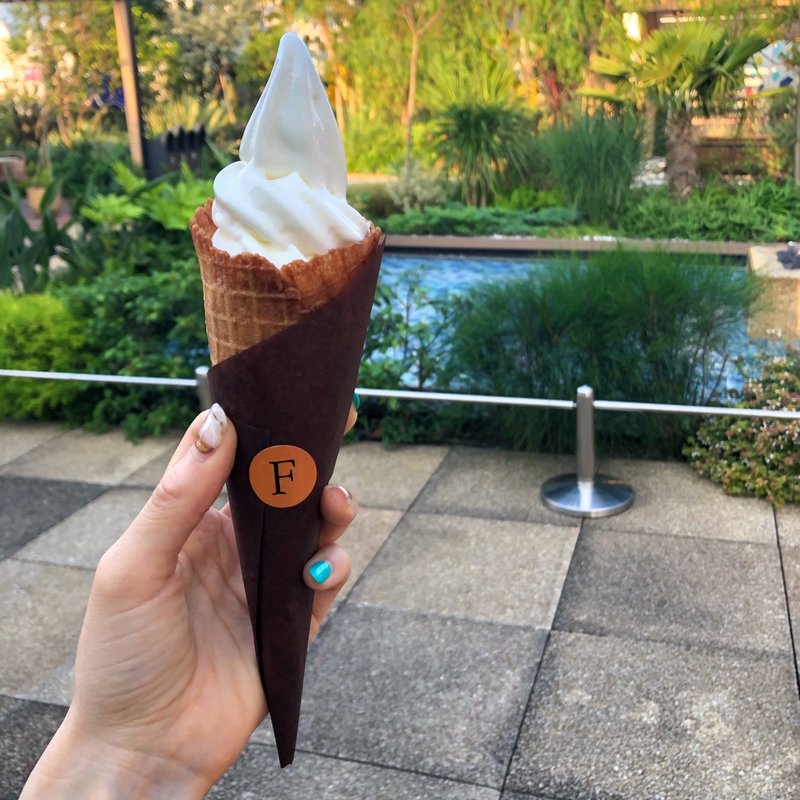 ジャージー牛乳のソフトクリーム(FLAVÉDO ROOFTOP フラベド ルーフトップ)の写真