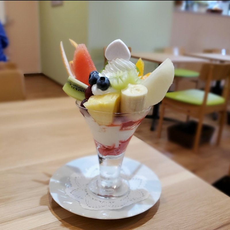 フルーツパフェ(東京桃果 フルーツガーデン)の写真