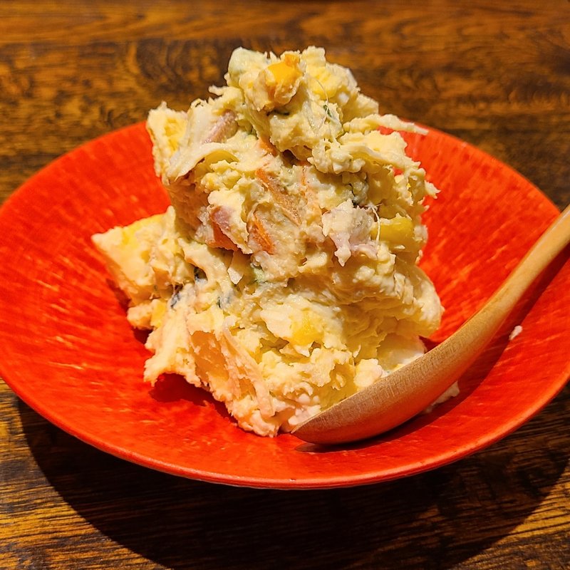 いも芋サラダ(花とら （はなとら）)の写真