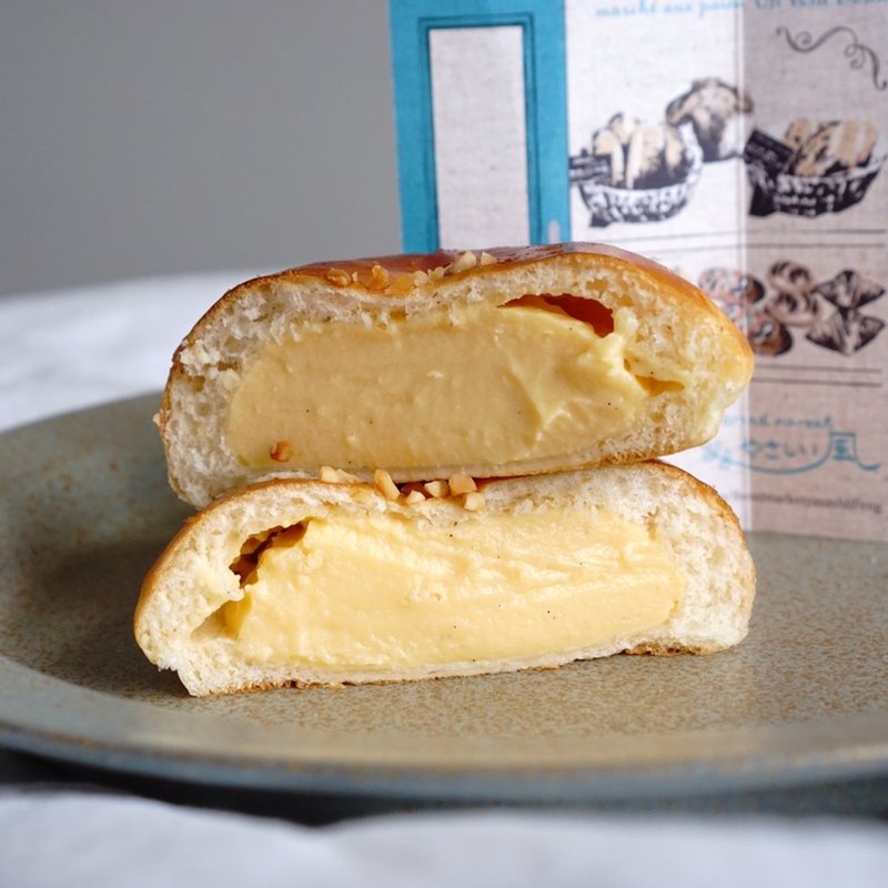 全粒粉のクリームパン(やさしい風 )の写真