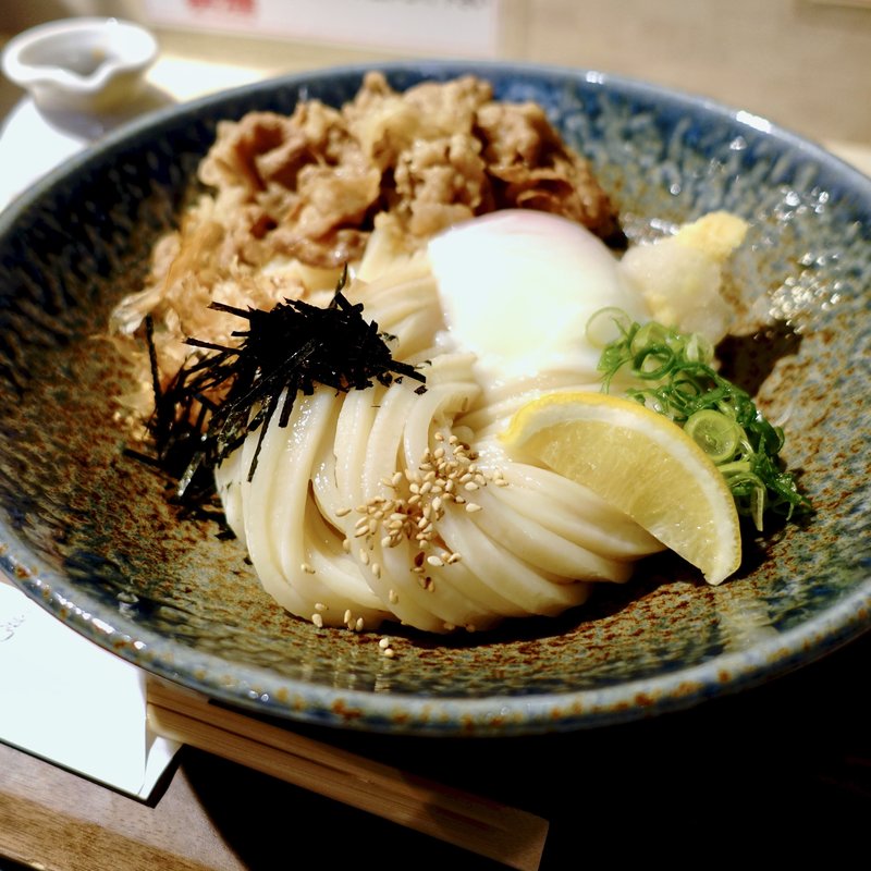 たっぷりお肉の肉温玉ぶっかけうどん(ひだりうま )の写真