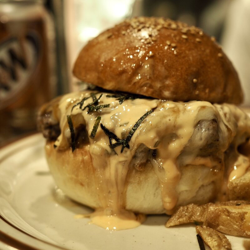 ハワイアン磯部バーガー(Hyoe's Burgers+Fries)の写真