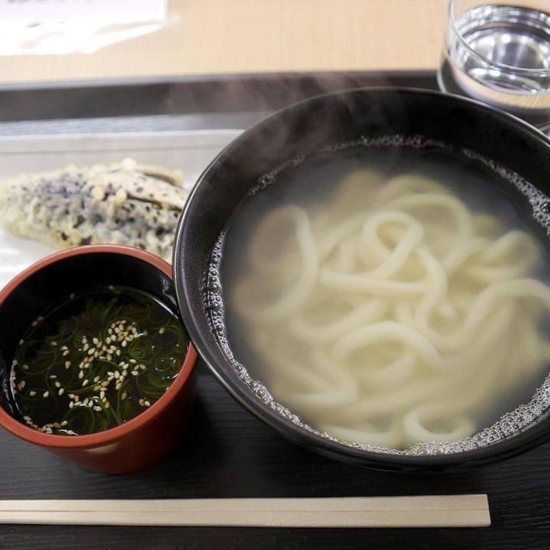 釜揚げうどん(釜揚げうどん みやび)の写真