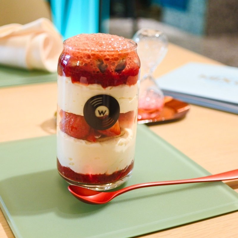 リップリッカーパフェ(MIX up)の写真