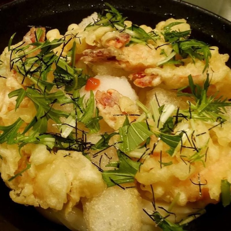 海老と揚げ餅のぶっかけうどん(讃岐屋 雅次郎 )の写真