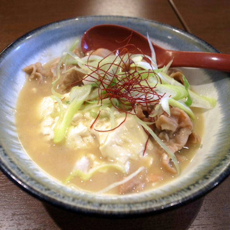 自家製 白味噌 もつ煮(食堂 高ひろ)の写真