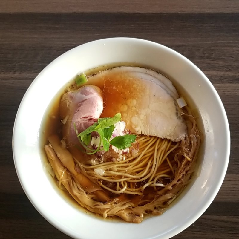 醤油鶏そば(自家製麺 鶏冠 （トサカ）)の写真