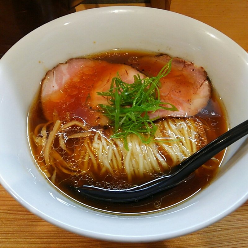 地鶏醤油らぁ麺(麺FACTORY JAWS 2nd)の写真