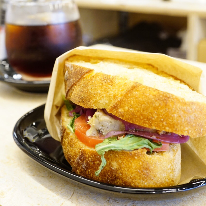 パテ・ド・カンパーニュサンド(B2 ビースクエアード)の写真