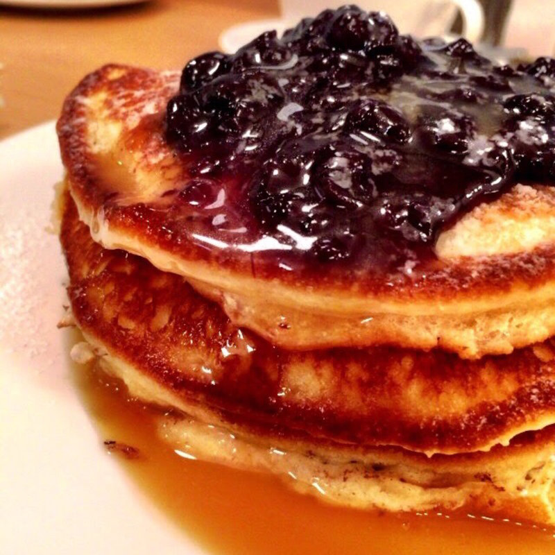パンケーキwithメープルバターブルーベリー(クリントン・ストリート・ベイキング・カンパニー （CLINTON ST. BAKING COMPANY & RESTAURANT）)の写真