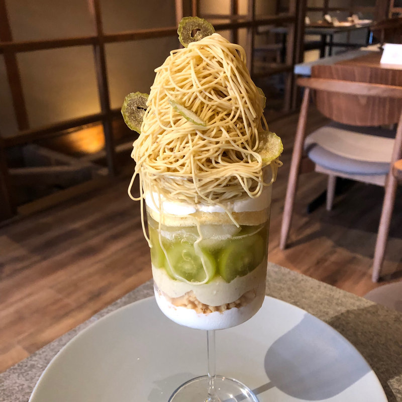 和栗と季節の果物パフェ(和栗専門 紗織 （さをり） )の写真