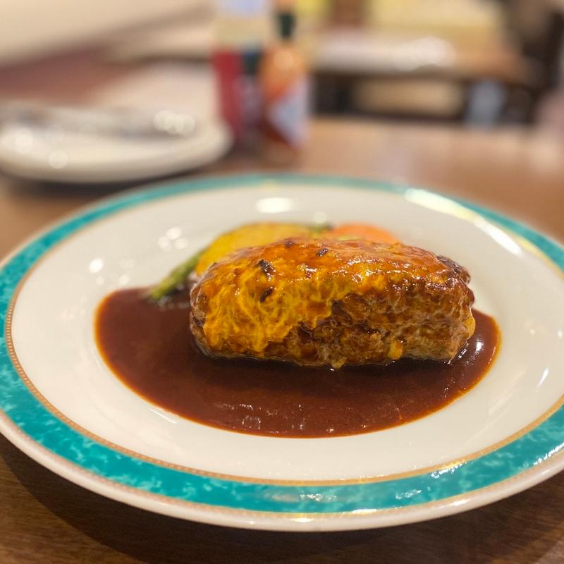 モッツァレラとチェダーのWチーズハンバーグ(プティヴェール （PetitVert）)の写真