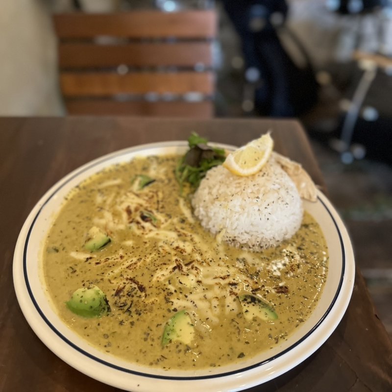 アボカドチーズカレー(ヨバレヤ)の写真