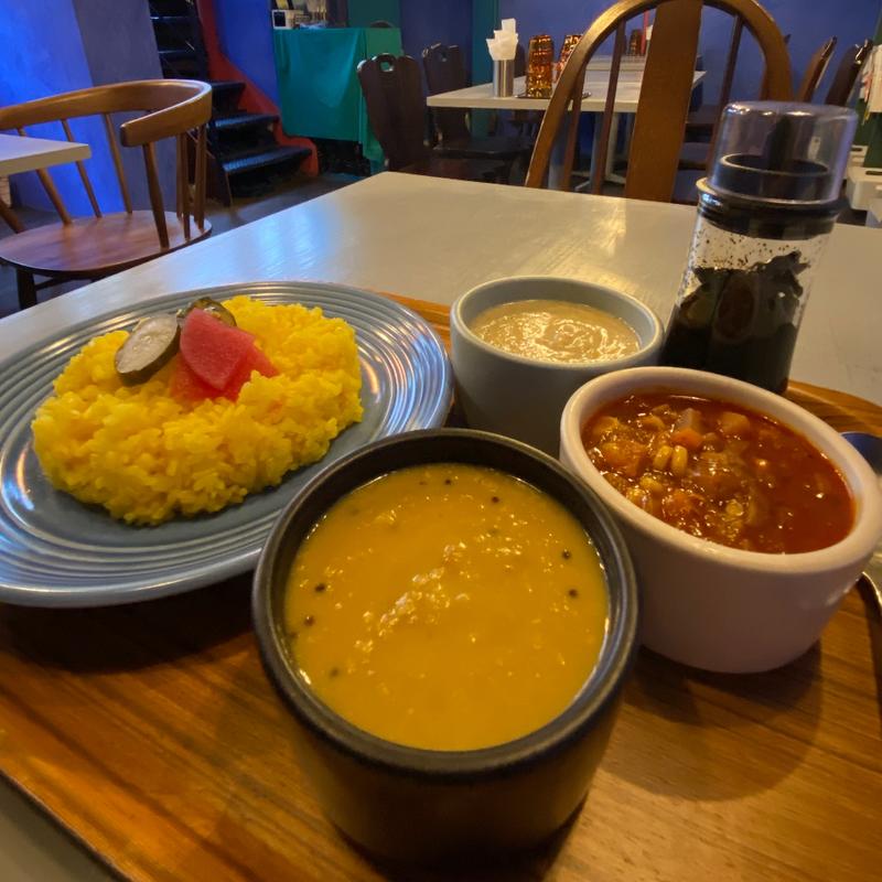 野菜カレーと豆カレーセット+白菜のインド風ポタージュ(Have More Curry（ハブモアカレー）)の写真