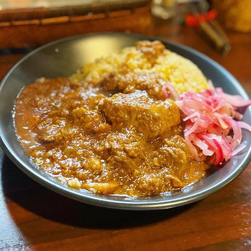 角煮カレーチャーハン（大盛り、ニンニク増し）(カレバカ世紀 )の写真