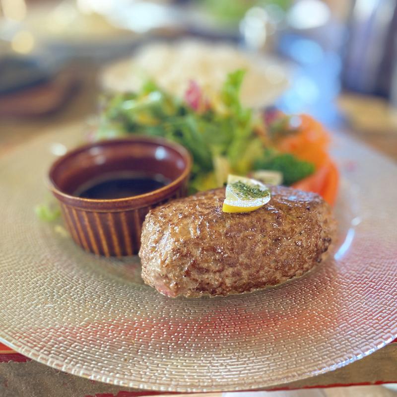 常陸牛のレアレアハンバーグ(タヴェルナハンバーグ （Taverna Hamburg）)の写真