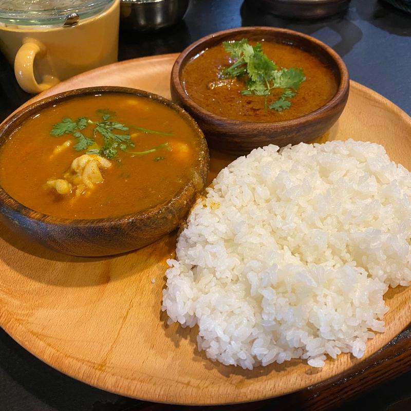 2種カレーセット(鶏肉と魚介)(大江カレー)の写真