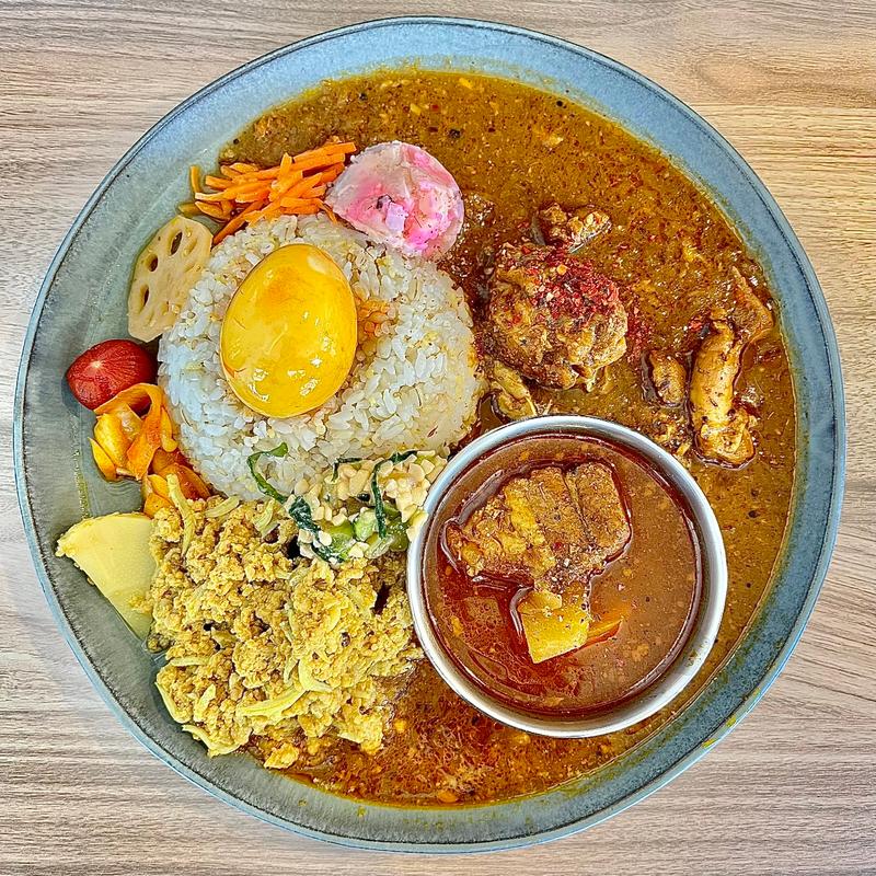 3種あいがけ(咖哩アンダーソン)の写真