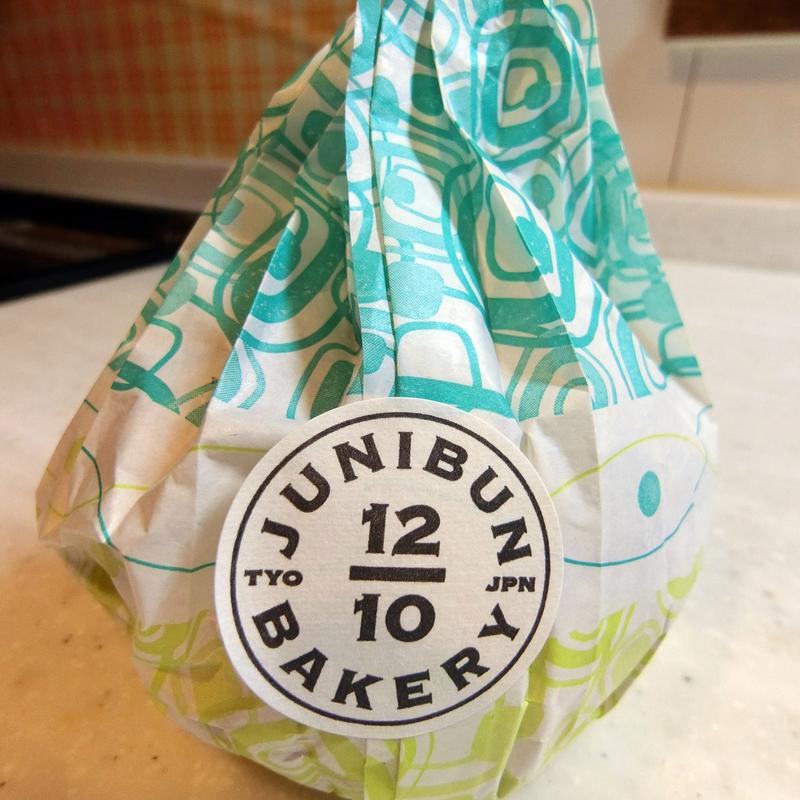 風船パン(ジュウニブンベーカリー　新宿店)の写真