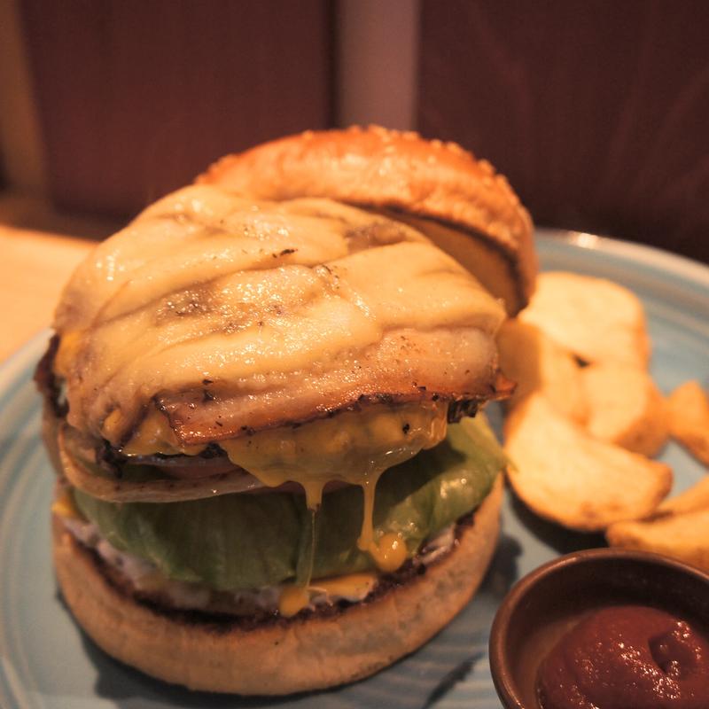 Elvis Presley’s Cheese Burger(Louis Hamburger Restaurant ルイス ハンバーガーレストラン)の写真