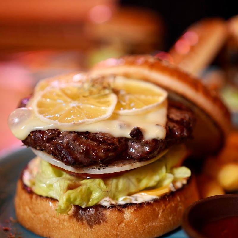 Lemon Cheese Burger(Louis Hamburger Restaurant ルイス ハンバーガーレストラン)の写真