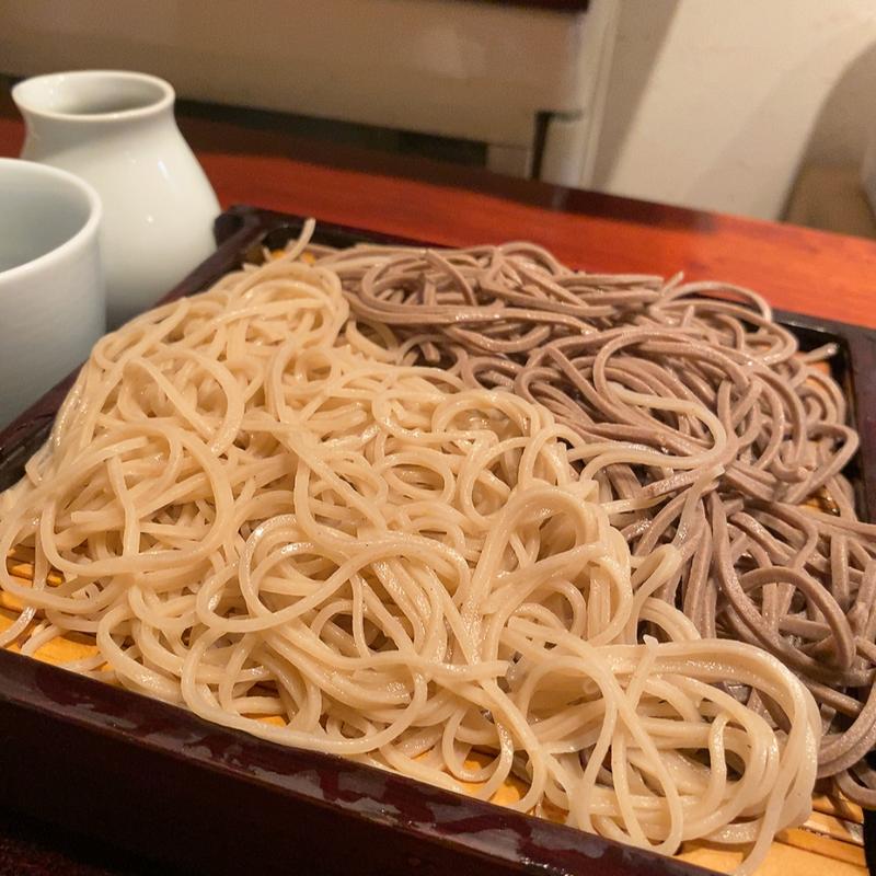 二色そば（せいろと田舎）(手打そば 慈庵)の写真