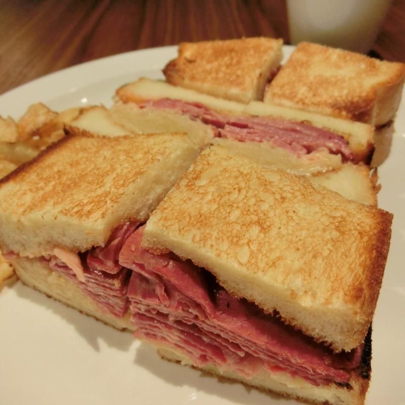 ルーベンサンドイッチ(セントル ザ ベーカリー銀座店)の写真