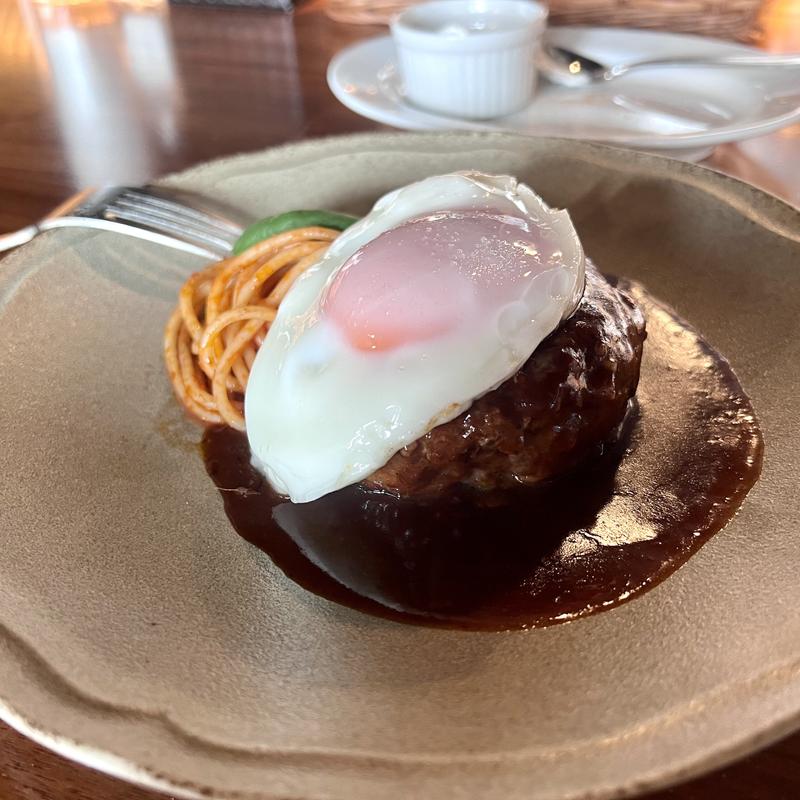 和牛ハンバーグ　シングル150g目玉焼きトッピング(カルネジーオ ウエスト)の写真