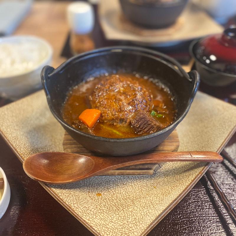 煮込みハンバーグ(穐 SYU)の写真