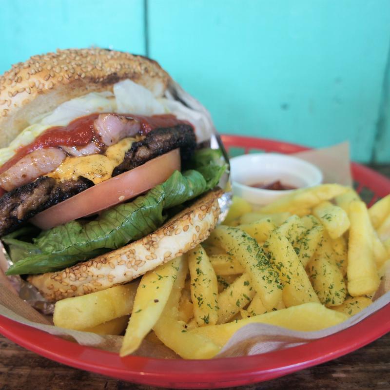 ベーコンチーズバーガー(ジャックスピザアンドバーガーズ （jack's pizza and burgers）)の写真