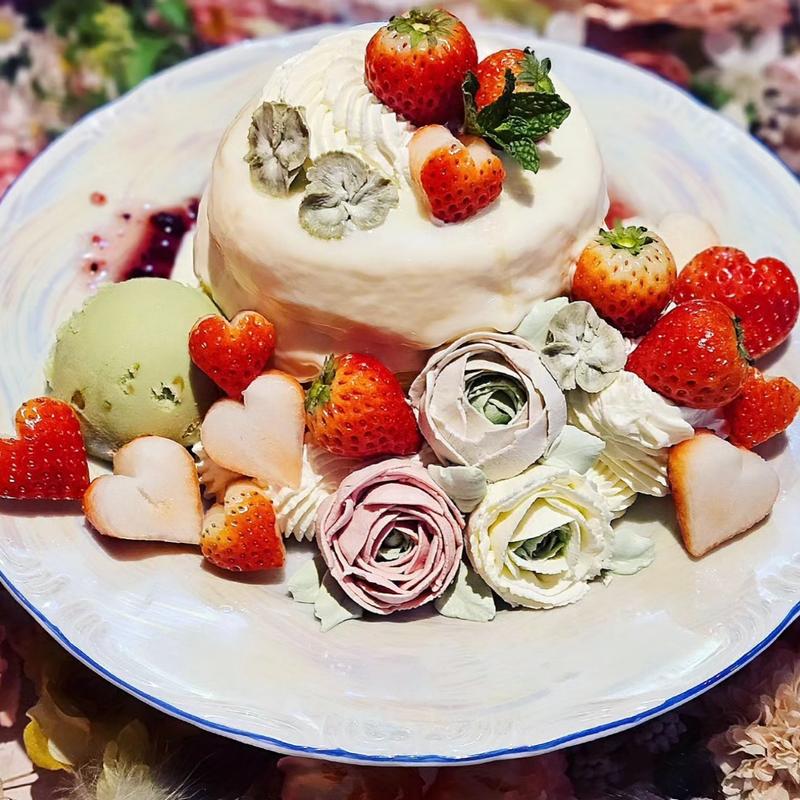 フラワーチーズパンケーキ ホワイトデー(よろず茶屋444)の写真
