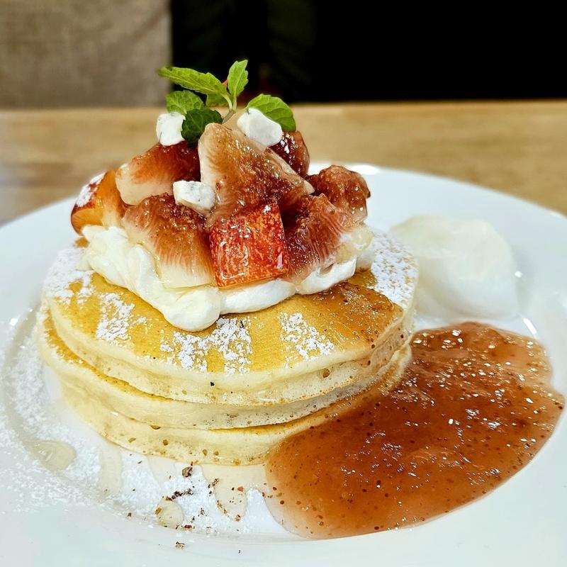 イチジクのパンケーキ(パンケーキママカフェ VoiVoi （ヴォイヴォイ）)の写真