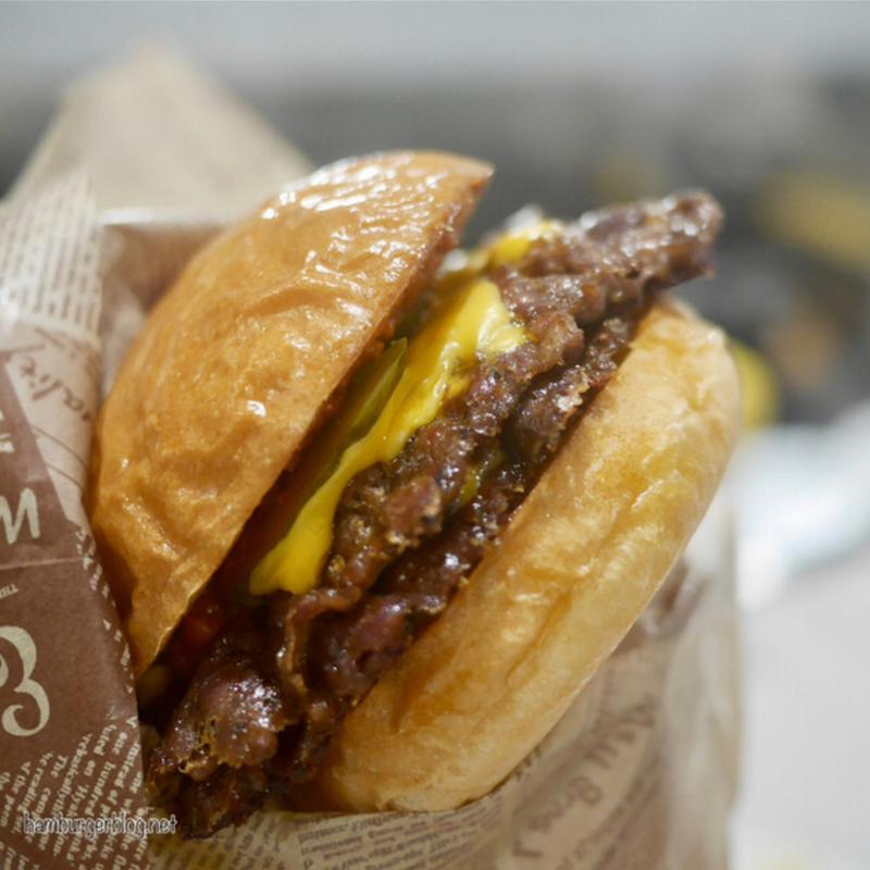 チーズバーガー(American Diner ANDRA)の写真