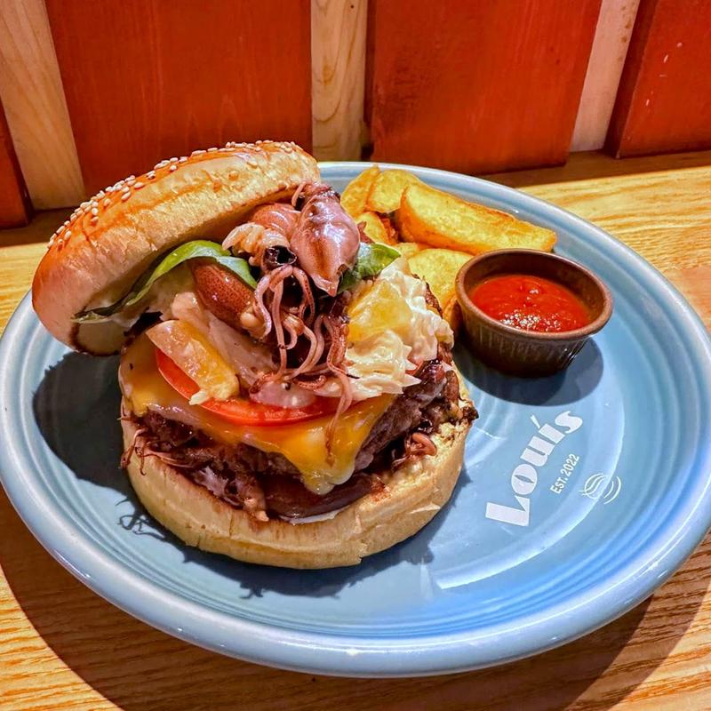 ホタルイカチーズバーガー(Louis Hamburger Restaurant ルイス ハンバーガーレストラン)の写真