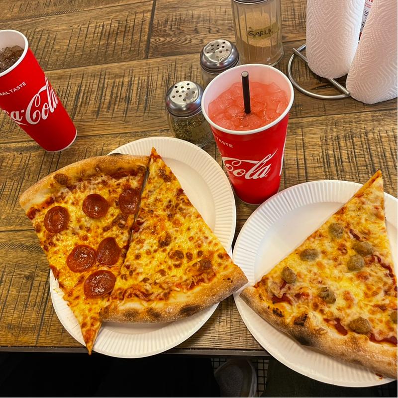 ペパロニスライス(PIZZA SLICE)の写真