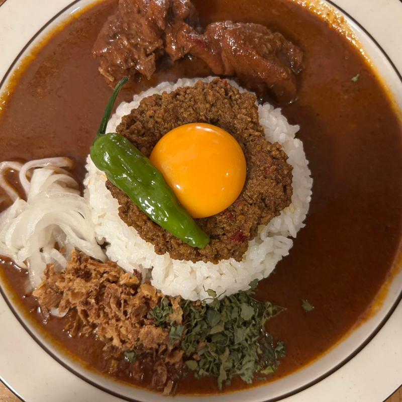 KOYAMAチキンと東京キーマのあいがけ(CHIISAKATTAONNA（小さかった女）)の写真