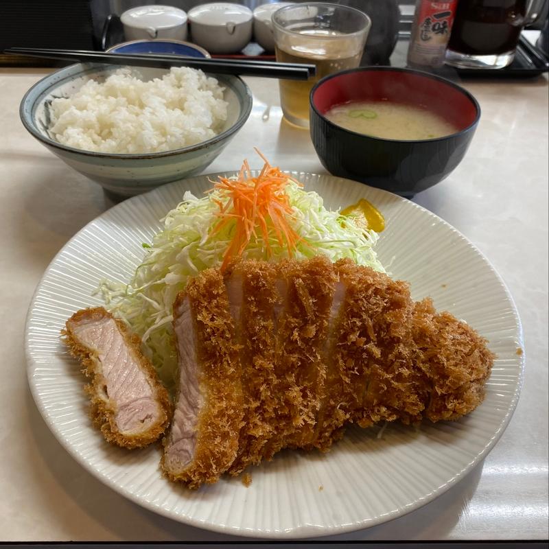 まるとくロースとんかつ定食(まるやま食堂 )の写真