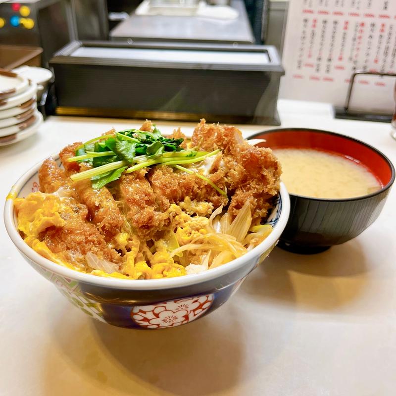 かつ丼(まるやま食堂 )の写真