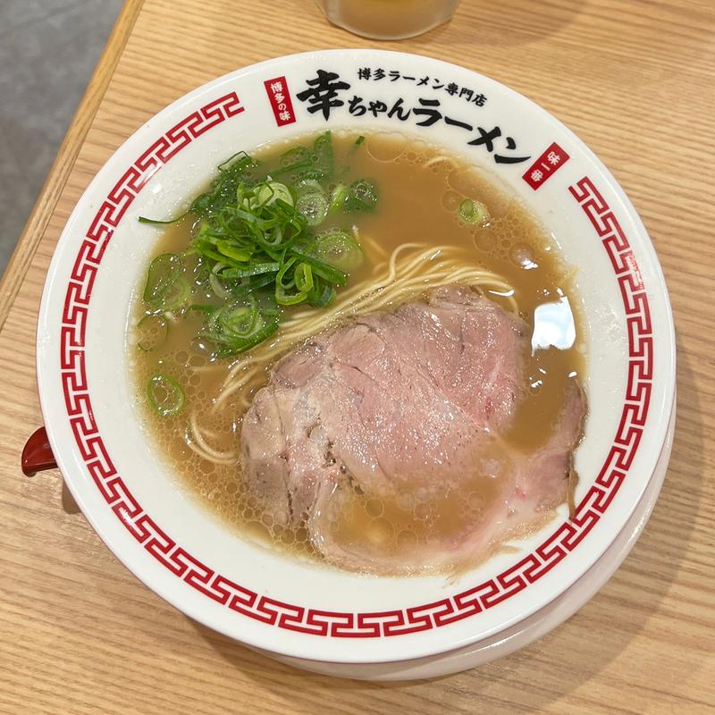 博多豚骨ラーメン(幸ちゃんラーメン 福岡空港店)の写真
