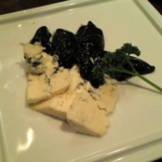 黒塩辛と青チーズ(ビストロとサカバ TAKE （タケ 【旧店名】 Restaurant TAKE）)