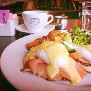 Smoked Salmon Egg Benedict(French Roast Cafe Downtown)
