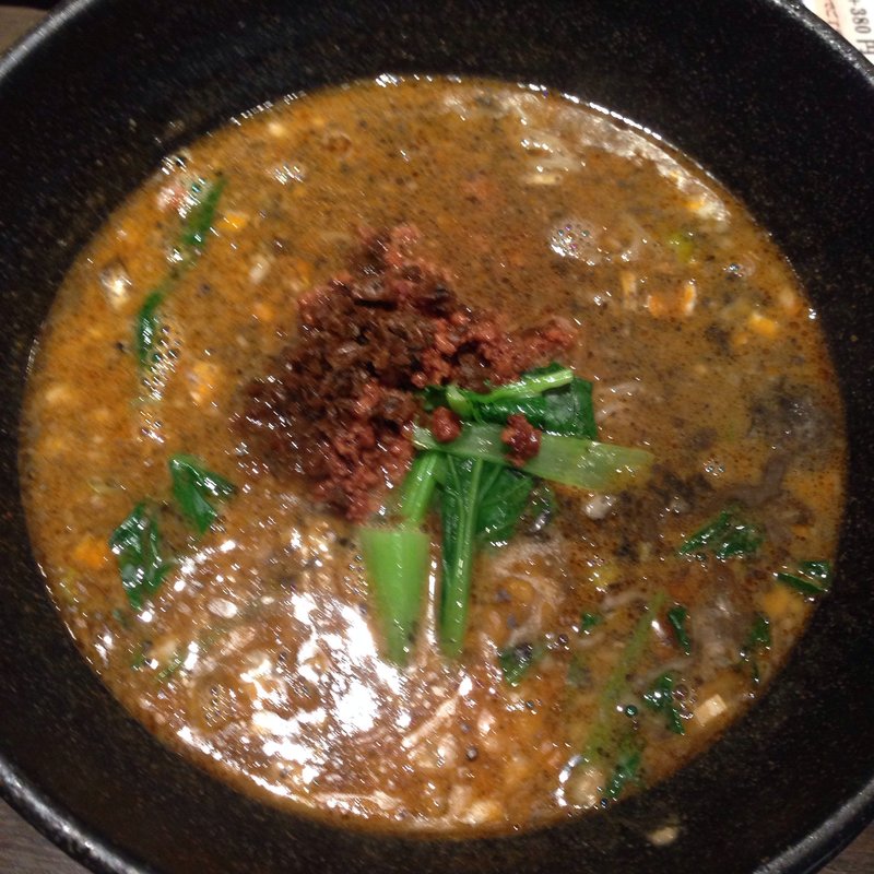  黒ゴマ汁有り担担麺ひき肉のせ（麦入りご飯付）