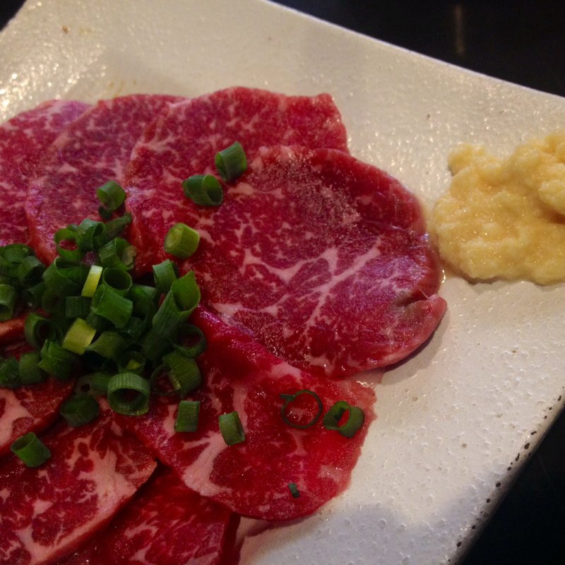 馬刺し(ささづか酒場 はだか電球)