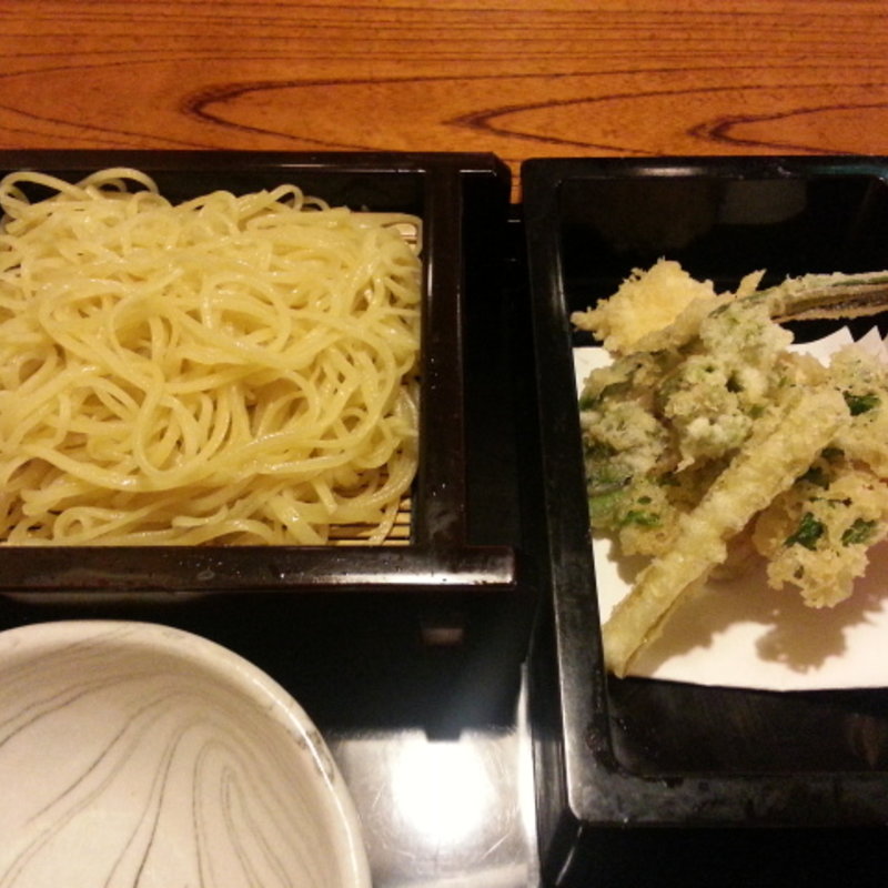 春の山菜ベジ天盛り(手打ちそば 吉仙（きちせん）)